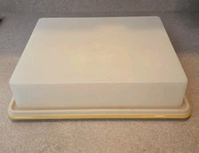 Vintage Tupperware Rectangle Cake Carrier Harvest Gold (No Handle) 622  &  623