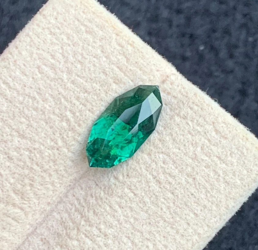 Hot Green Tourmaline, Marquise Cut 1.70 Carats, Afghan Green Tourmaline - Image 2 of 4