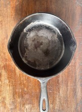 Vintage No. 5 8” Cast Iron Skillet •Made In USA