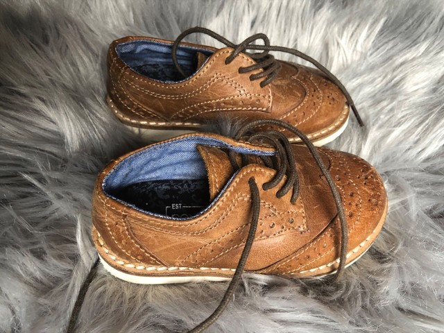 infant brogues tan
