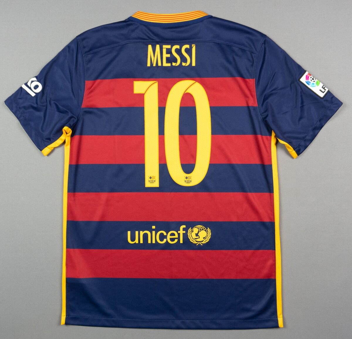 FC BARCELONA 2015 2016 LEO MESSI JERSEY HOME SHIRT MEDIUM FC BARCELONA 2015 2016 LEO MESSI JERSEY HOME SHIRT MEDIUM