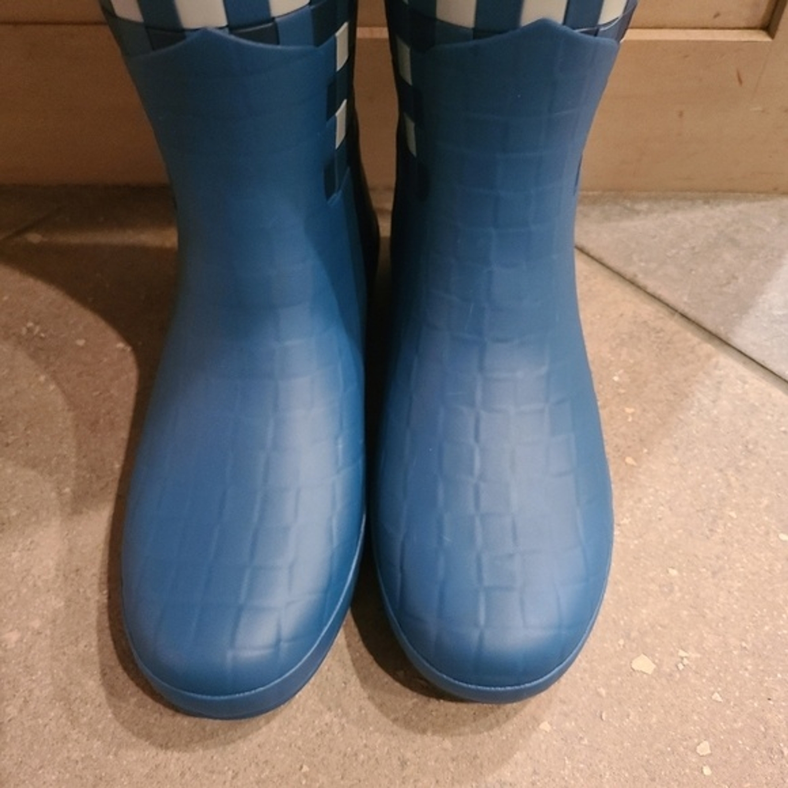 Hunter Original Women's Tall Waterproof Rain Boot, Size 5 Matte Blue Gingham NEW