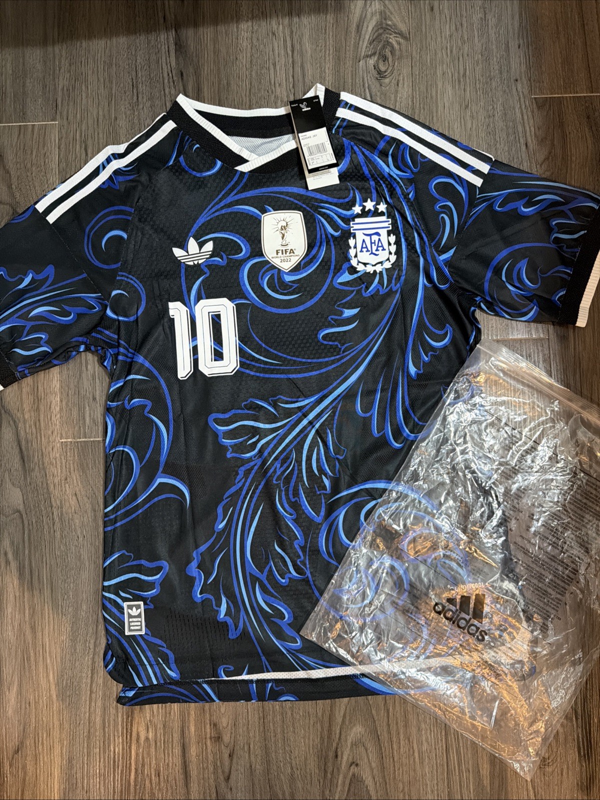 *Adidas Argentina World Cup 2022 Away Authentic Jersey #10 MESSI Size Large