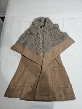 Vest/Shaw/over Everything