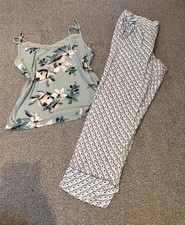 Women?s Size Medium Pyjama Set Lounger Wear Set Pattered Trousers And Top