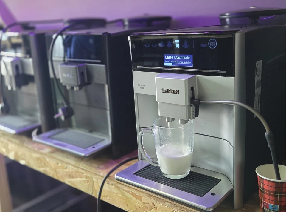 Siemens EQ.6 plus s300 Kaffeevollautomat - Edelstahl DE653501DE - Bild 3 von 4