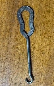 Vintage G.R. Kinney Co 3.75” Shoe Button Hook Advertising Tool Metal