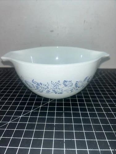 Vintage PYREX Cinderella 441 Blue & White Colonial Mist 750 ML 6" Mixing Bowl