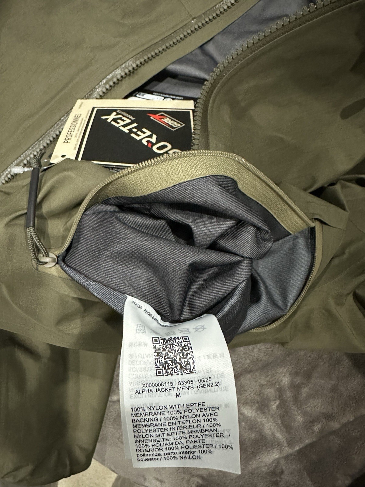 Arc’teryx LEAF Alpha Jacket Gen 2.2  Ranger Green Men’s Medium NWT Rare image 5
