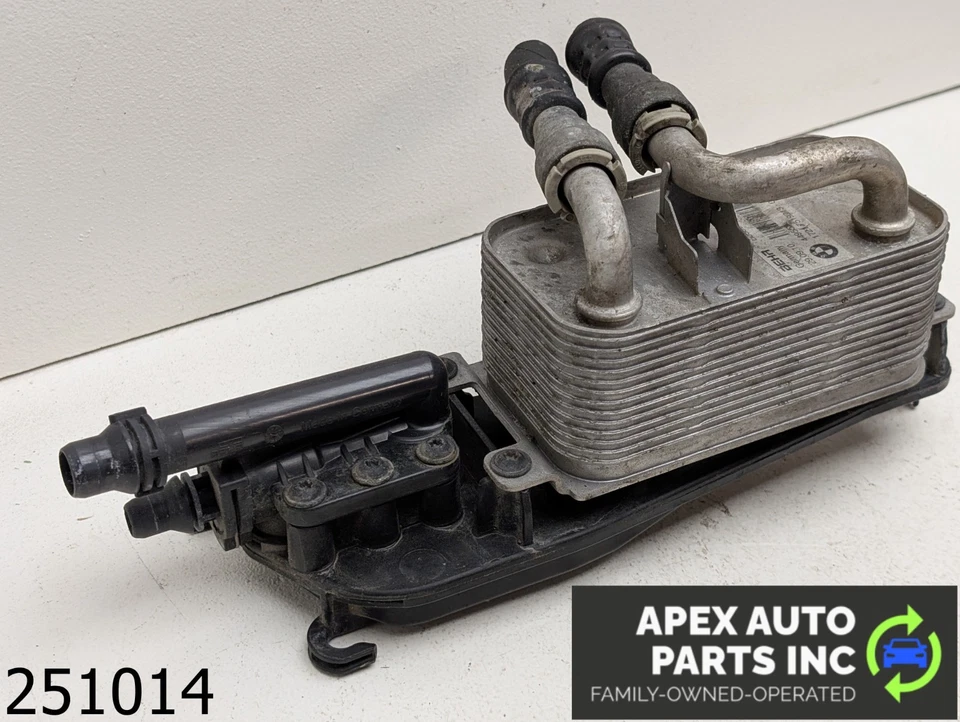 Enfriador de aceite y montaje BMW 745Li 2002-2005 OEM 4,4 L Foto 3 de 4