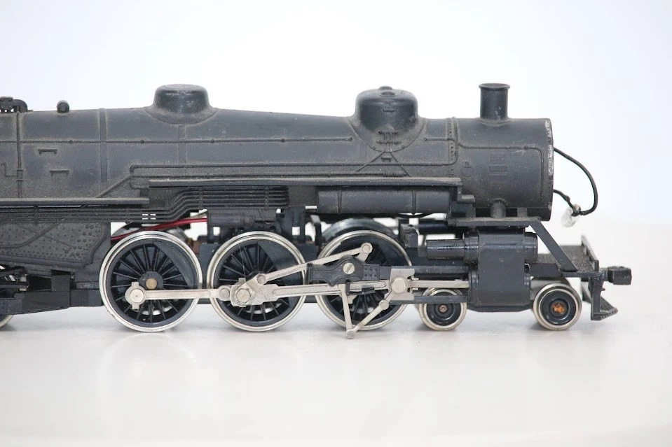 Rivarossi HO 1523 4-6-2 Steam Locomotive Tested Works Missing Parts - Image 4 of 4