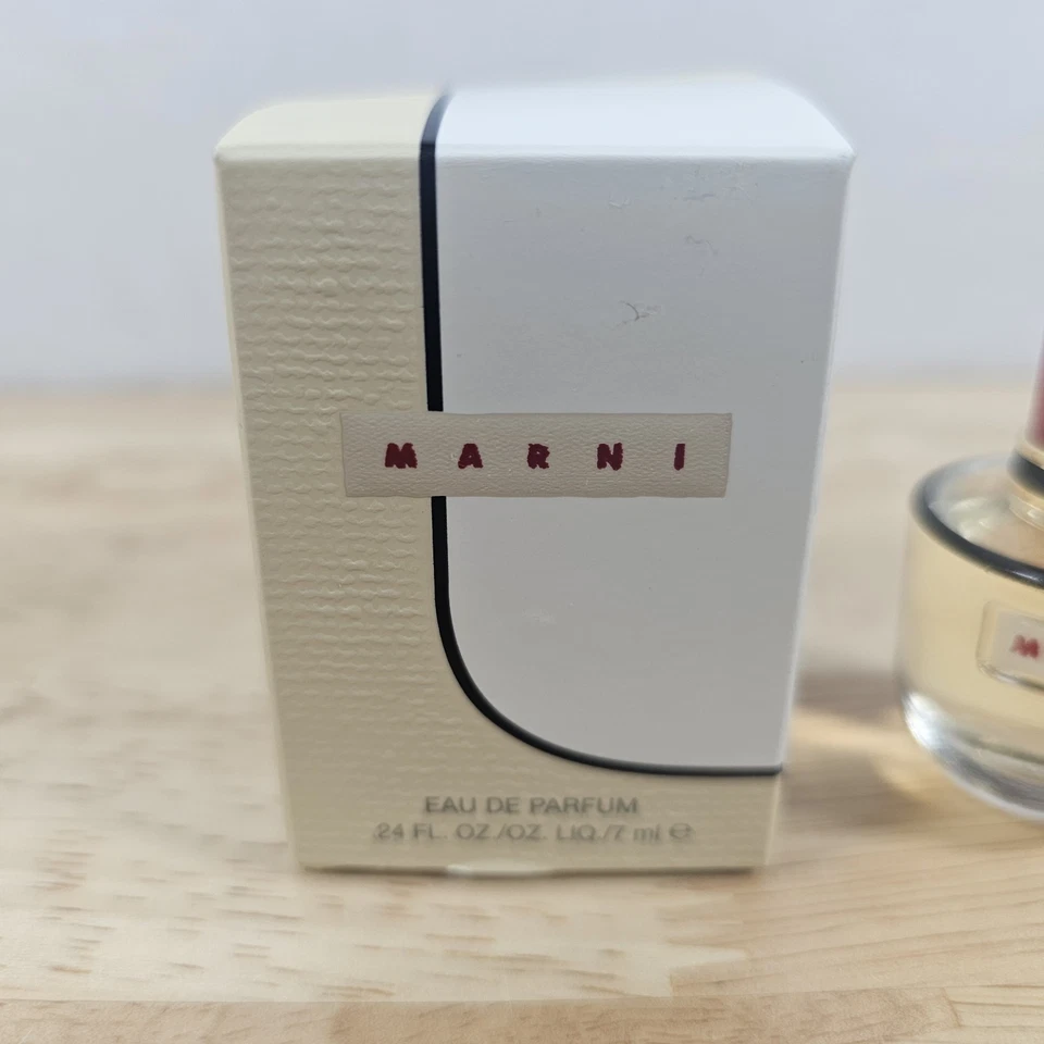 Perfume Marni by Marni Original Scent Eau De Parfum Mini .24oz Foto 2 de 4