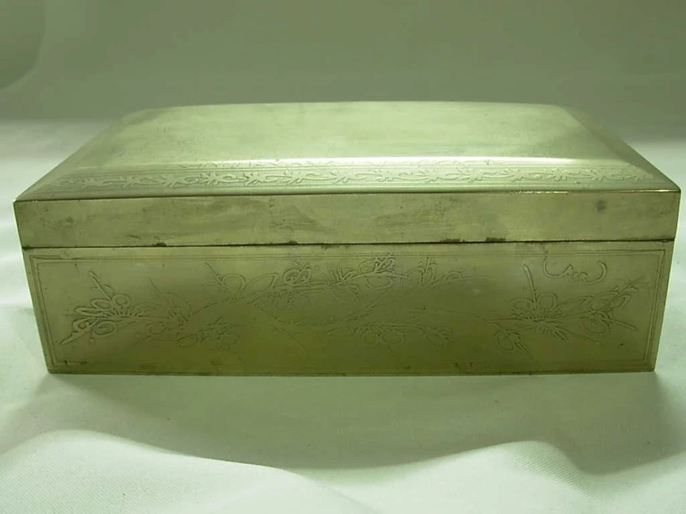 中国出口银雪茄 TOBACCO 盒 ~ 木质衬里雕刻 ~ 古董 — 第 4/4 张图片