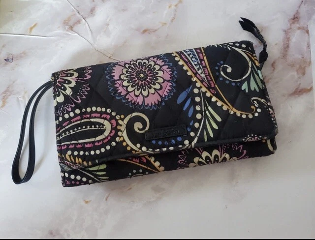 Vera bradley store black wristlet
