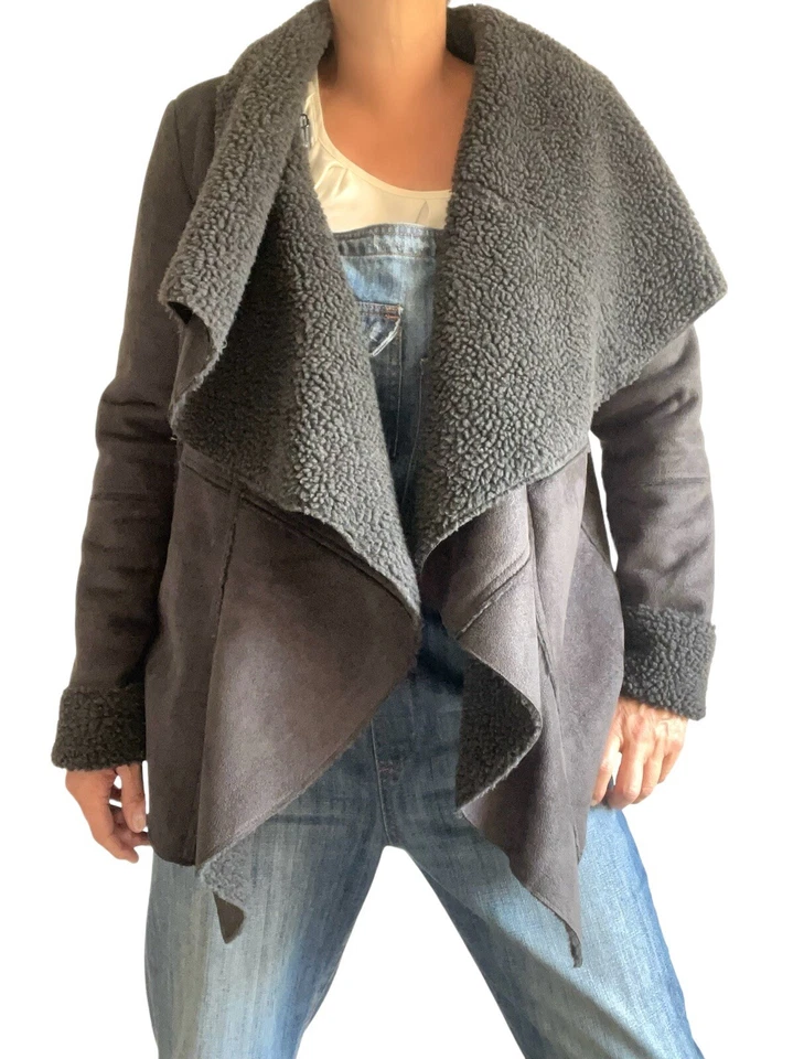 Chaqueta para mujer Romeo & Juliette Couture imitación gamuza gris asimétrica frontal L Foto 3 de 4