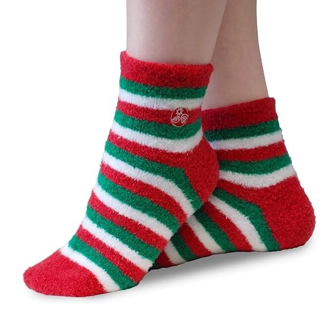 Earth Therapeutics Aloe Gloves + Socks Combo SANTA eBay