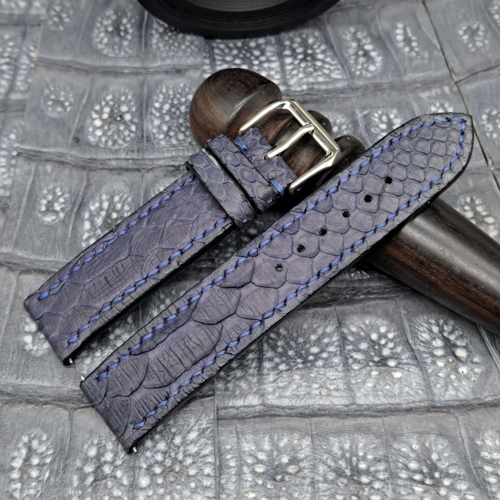 20mm/20mm Exotic Leather Watch Band Vintage Minimalist Style