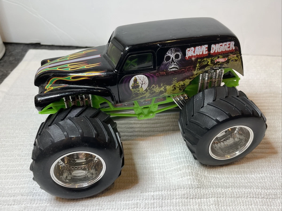 Hot wheels grave cheap digger 1 24