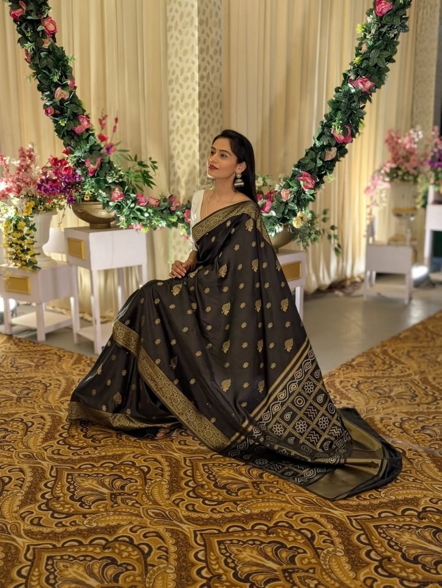 Elegant Black Pure Silk Saree | 100% Silk | Designer Wedding 
