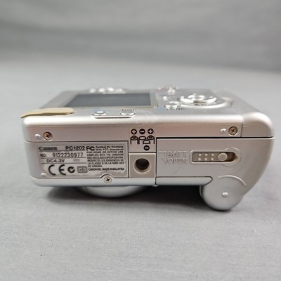 Canon Powershot A75 3.2mp Digital Camera + Memory Card Parts Only