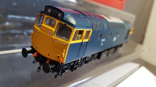 HELJAN 2715 BR BLUE WITH YELLOW ENDS CLASS 27 BO-BO DIESEL #27104 MINT BOXED - Picture 2 of 13