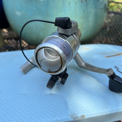 Platinum Shakespeare Gear Ratio 4.9:1 Fishing Reel LX3300A 2