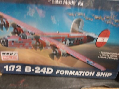 Minicraft B-24D Formation ship 1/72 scale model kit