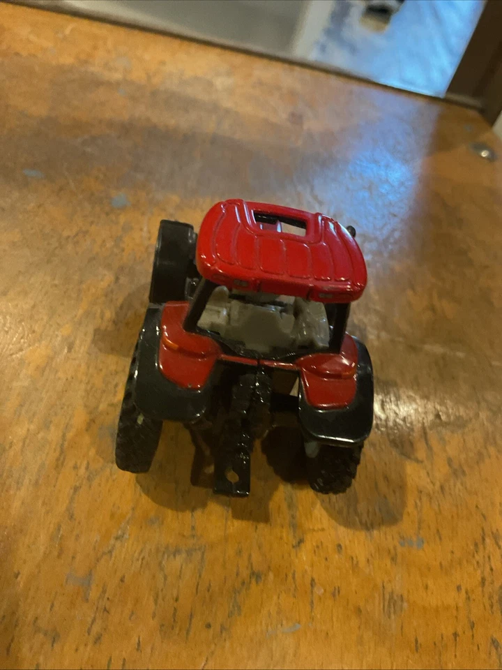 ERTL 1/64 Scale - Case International MXU135 Tractor - (4x4 Tractor) - Image 4 of 4