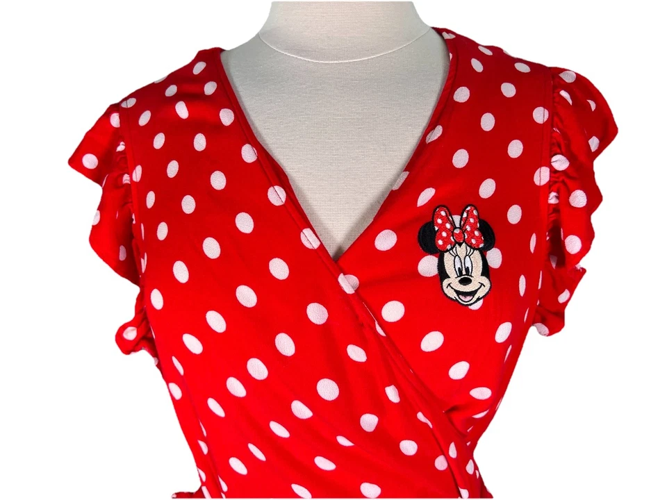 Vestido Envolvente Disney Rojo Polkadot Minnie Mouse Talla 2X Plus Disney Bounding Retro Foto 2 de 4