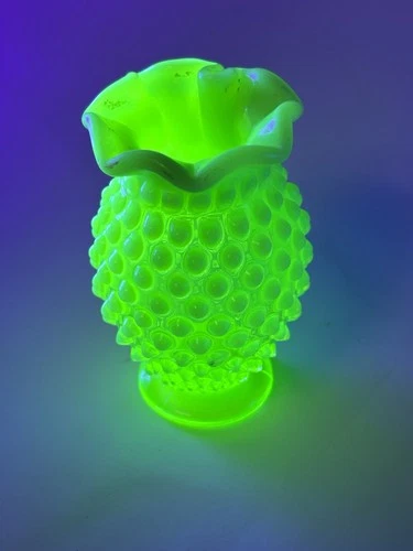 VINTAGE FENTON URANIUM HOBNAIL RUFFLE ROSE SMALL VASE PERFECT SHAPE