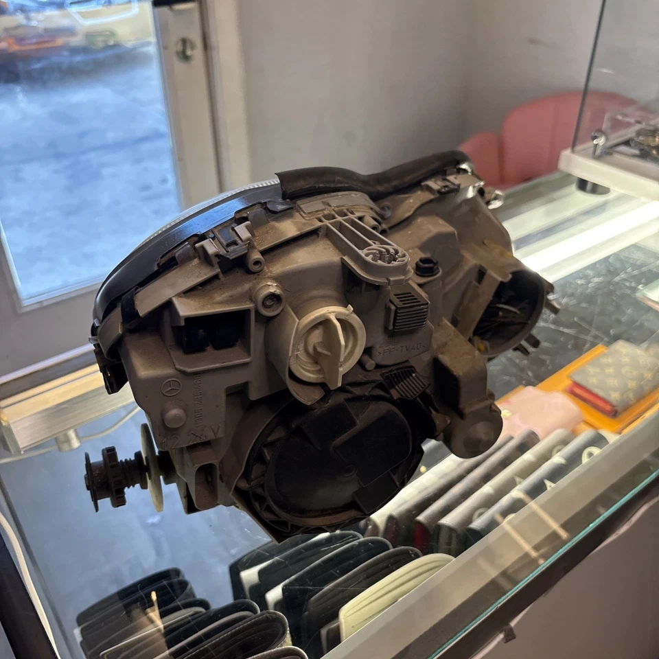 03-08 Faro delantero izquierdo mercedes r230 sl500 xenón 2308200759 oem Foto 3 de 4