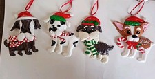 Decorazione Appendino Cagnolino con Cappellino natale Rosso 8,5 x 5,5 cm