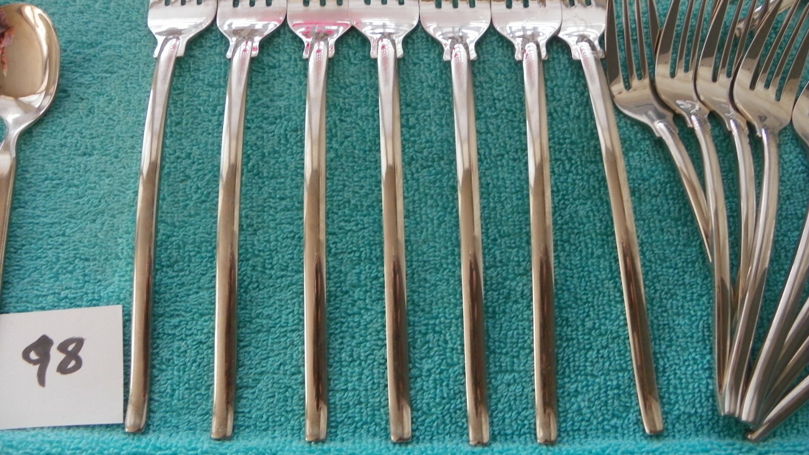 44 PIECES CAMBRIDGE PALERMO FLATWARE FORKS, SPOONS. KNIVES PLUS SERVING