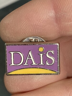 DAis Lapel Pin K527
