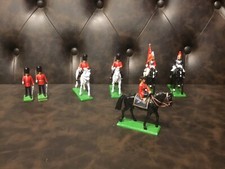 VINTAGE W BRITAINS METAL soldiers MOUNTED ON A HORSE AND OTHER FIGURINES
