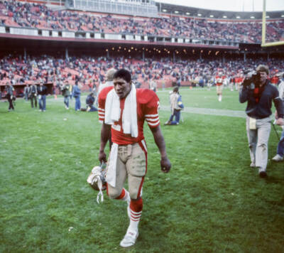 Wendell Tyler San Francisco 49ers leaves field following a NFL- 1985 Old Photo