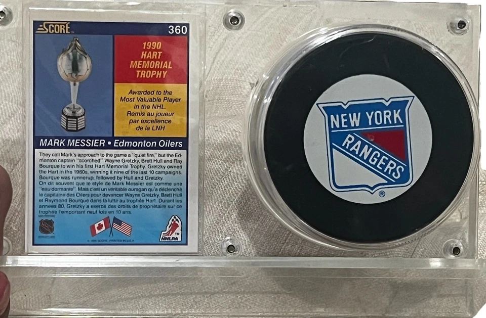 Rangers Stanley Cup 1994 PUCK+CARD MARK MESSIER Hart Memorial Trophy in Display - Image 2 of 4
