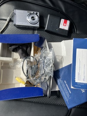 [Near MINT] Sony Cyber-shot DSC-W80 7.2MP Digital Camera w/ Battery