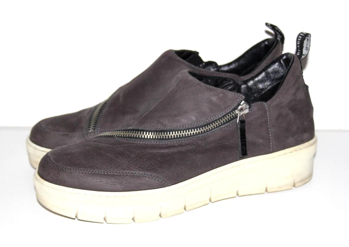 Nude store slip on