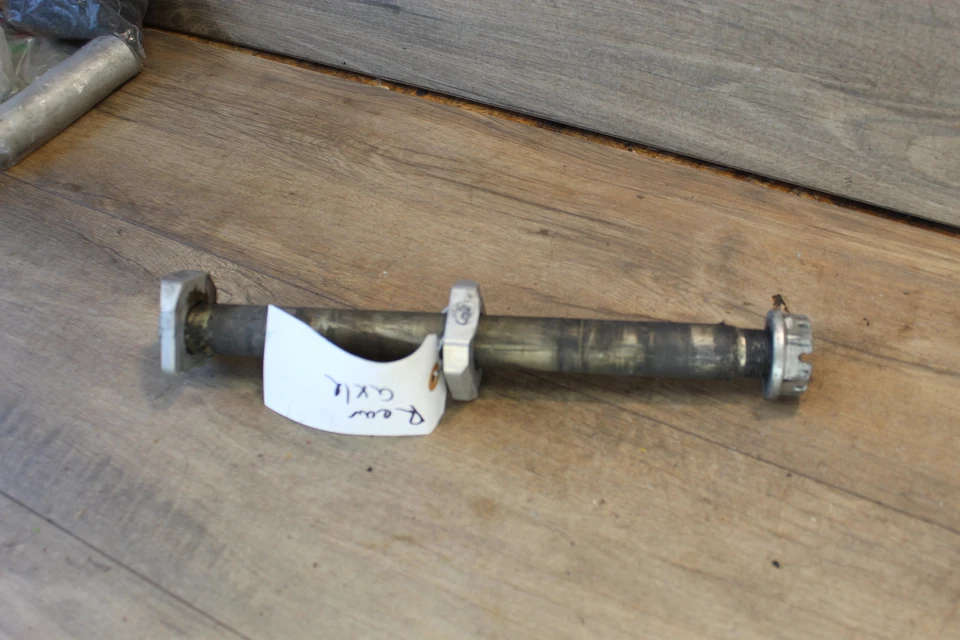 Suzuki GSXR600 2007 eje trasero llanta trasera eje de perno de pivote 64711-49G10 Foto 3 de 4