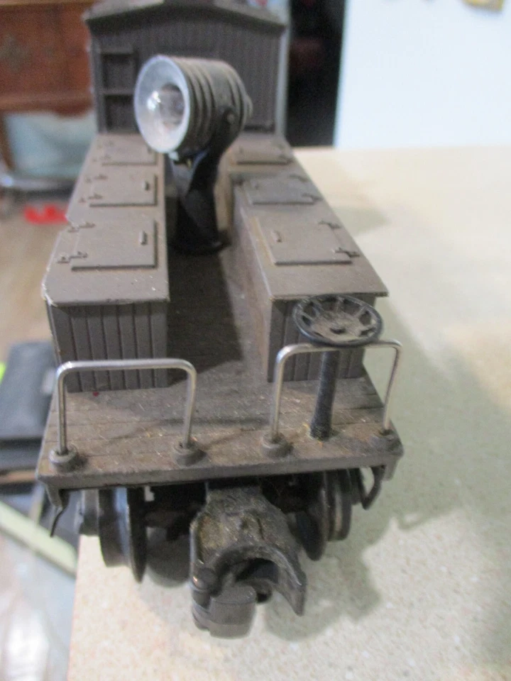 LIONEL LINES D.L. & W 6420 WORKING LIGHTED CABOOSE VINTAGE METAL & PLASTIC CAR - Image 4 of 4
