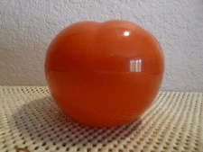 HUTZLER Tomato Saver Keeper Storage Container - Vegetable Saver