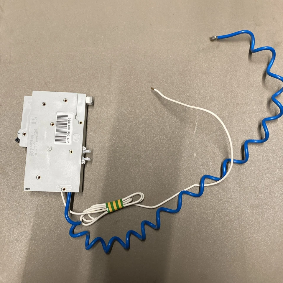 SQUARE D QOE B16 RCBO QOE116B03 16 AMP 16A TYPE B QOE  10kA 30mA  - Image 3 of 3