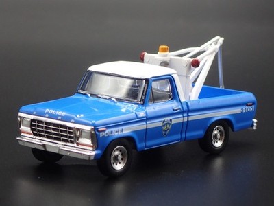 1979 79 FORD F250 WRECKER TOW TRUCK NYPD 1/64 SCALE DIORAMA DIECAST MODEL CAR