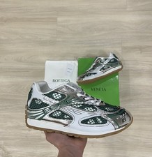 Bottega Veneta Orbit Grün 43