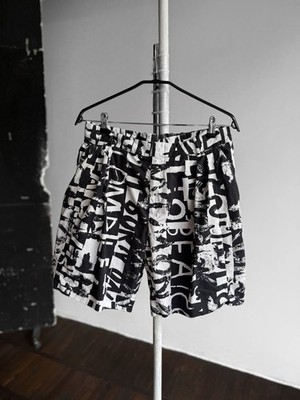 Alexander McQueen Shorts schwarz weiß bedruckt Grafiti Taschen Freizeit Gr. I...