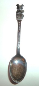 Souvenir SPOON 1960s Powers Lake WISCONSIN Honey BEAR FARM Park