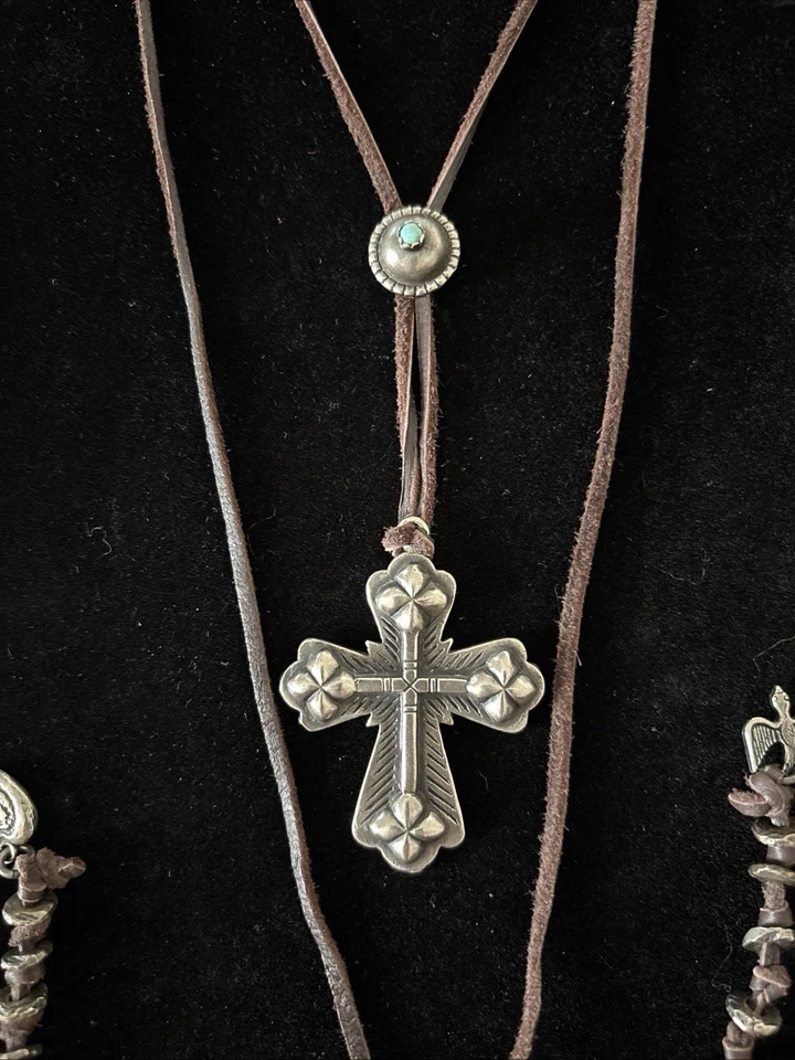“Love Heals" Cross Pendant Necklace. - Image 2 of 4