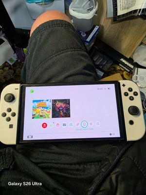Nintendo Switch OLED mit Joy Cons CFW