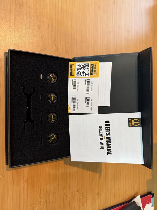 Set of 4 TPMS Tire Pressure Monitoring Sensors, iOS/Android, Bluetooth 5.0